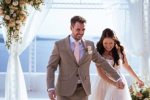 Read more about the article Before You Book: 7 Questions to Ask Your Santorini Wedding Photographer (And My Honest Answers)
