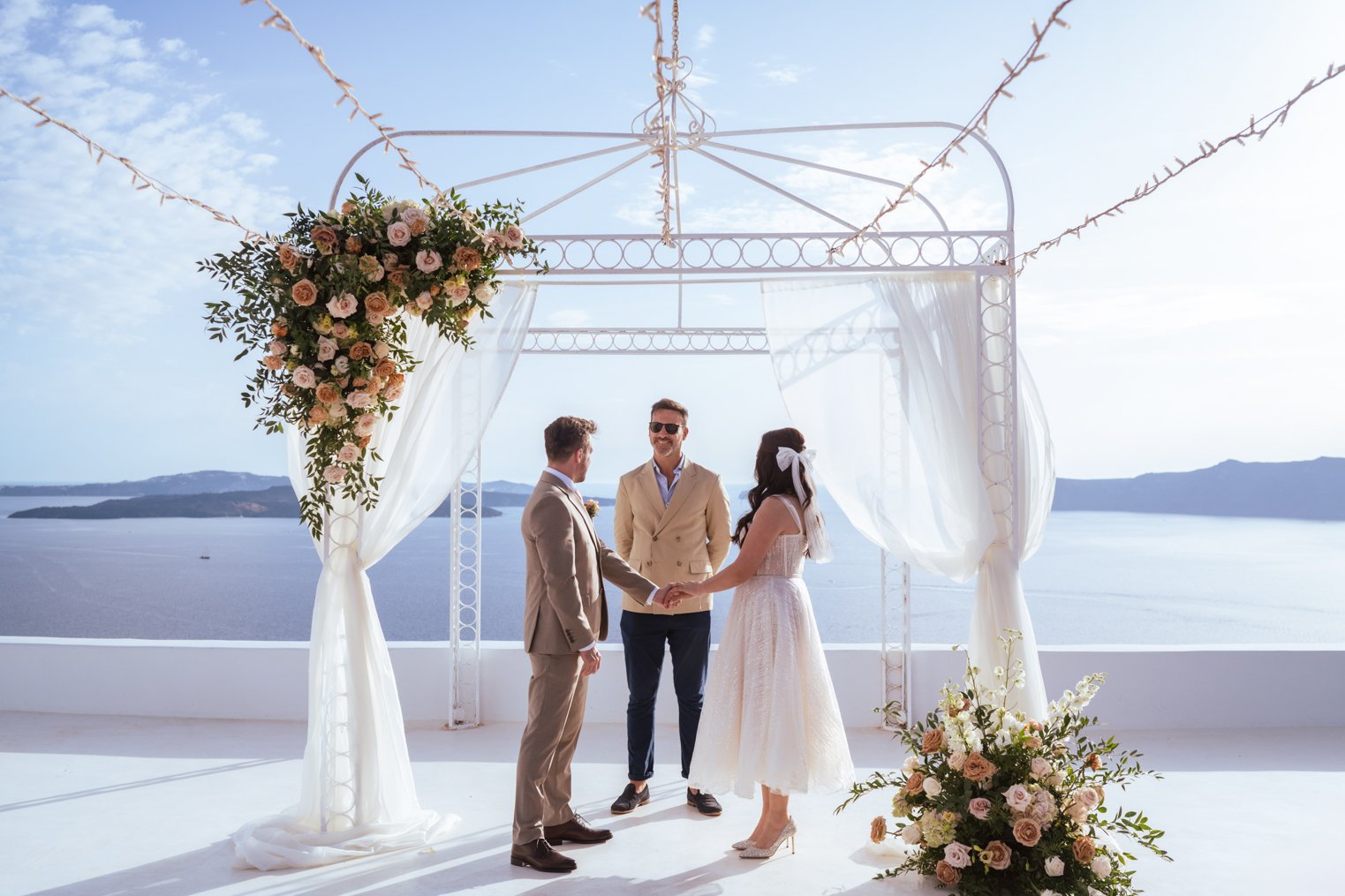 wedding photoshoot in santorini