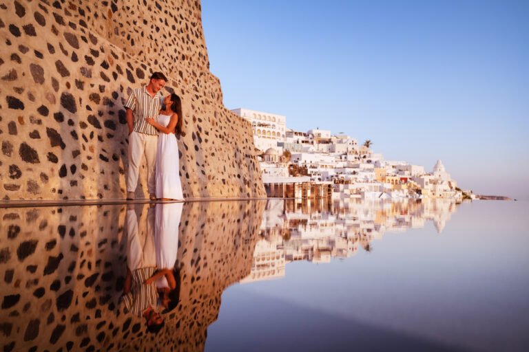 Read more about the article Santorini Proposal Photographer: The Truth Behind Those Dreamy Island Photos
