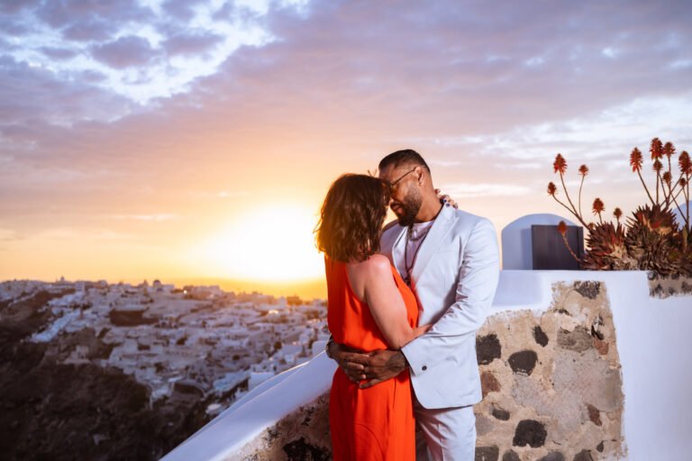 Santorini wedding photographer for elopements and big weddings