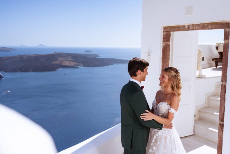 Read more about the article Choosing a Wedding Photographer in Greece: How to Avoid All the Traps