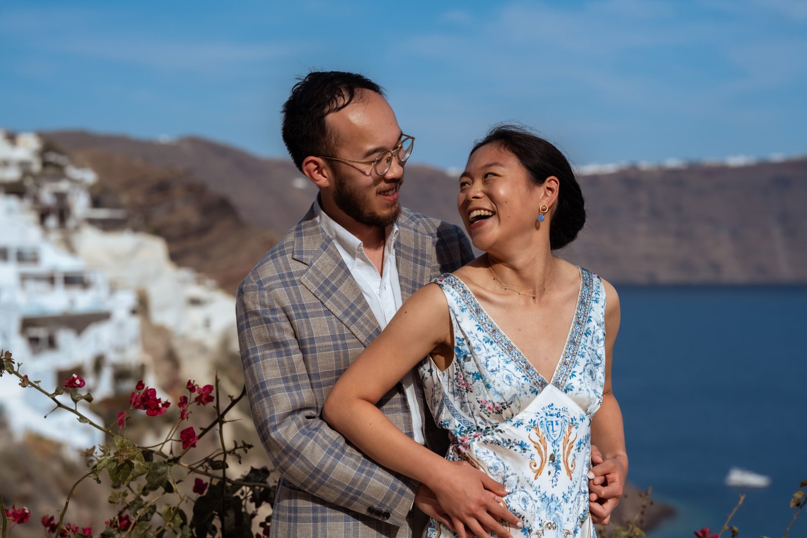 oia photoshoot by local santorini photographer