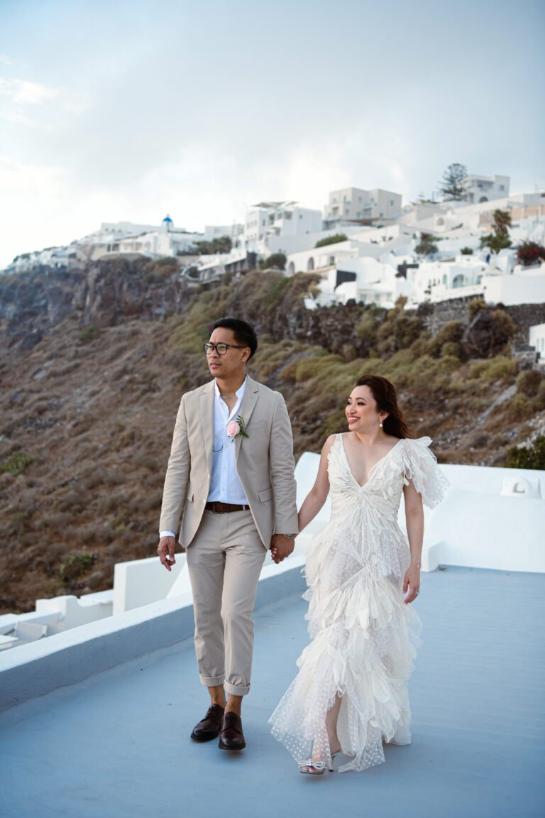 Professional wedding photographer Santorini