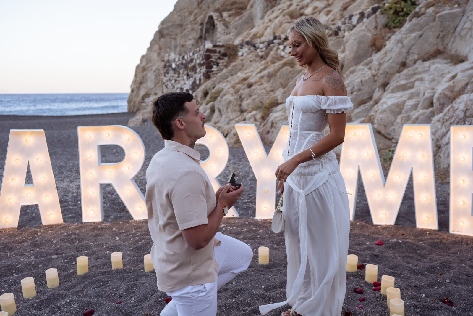 26.08 7PM TYLER & LILLY-1